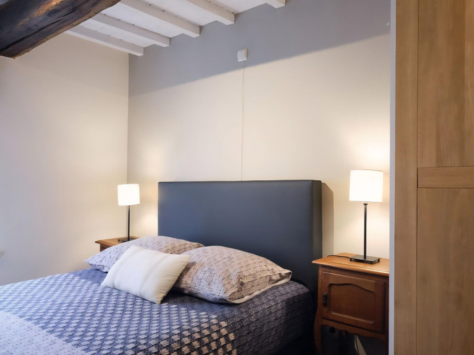 Room 3, Spacious Gite in Somme-leuze, Namur