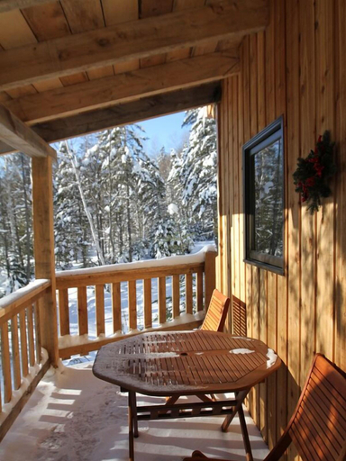 Others 3, Auberge du Trappeur, Les Pays-d'en-Haut