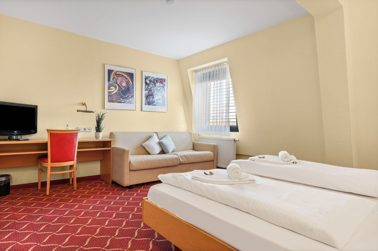 Room 3, XZLLENZ light Hotel, Fürth