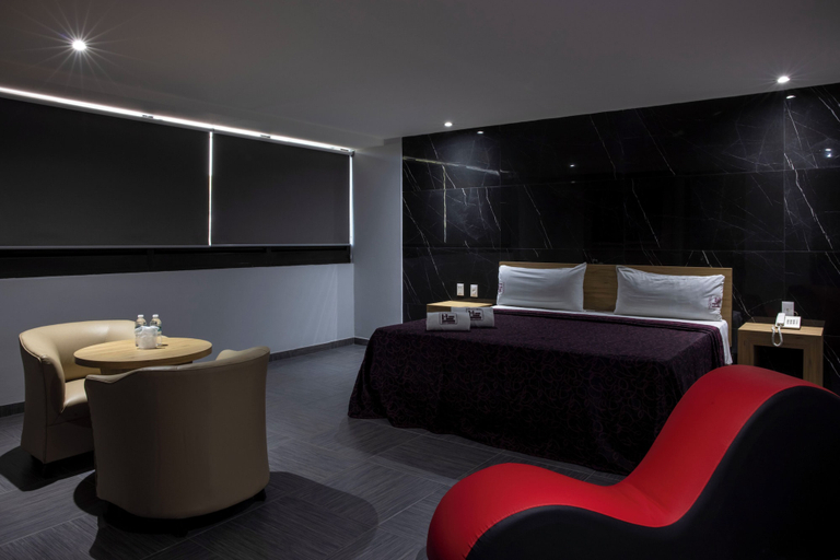 Others 5, Hotel San Lorenzo, Mexico City