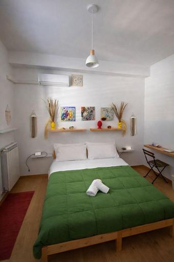 Bedroom 2, Chill Garden Experience B&B, Taranto