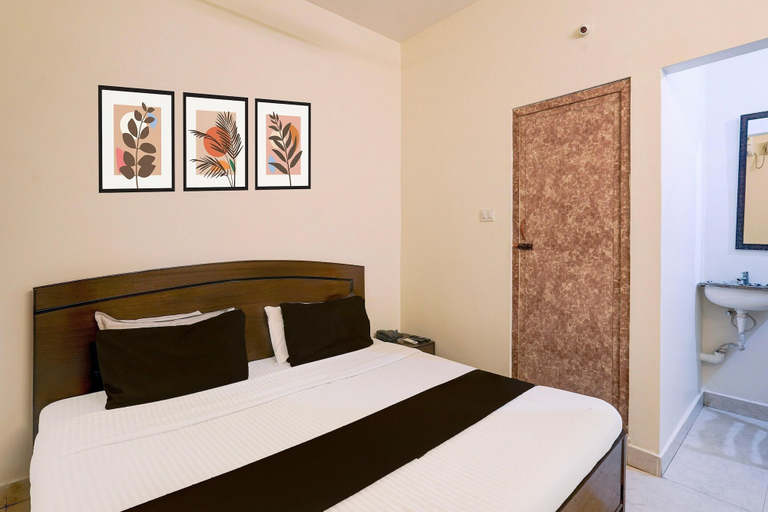 Room 3, Deluxe Twilight Residency, Chennai