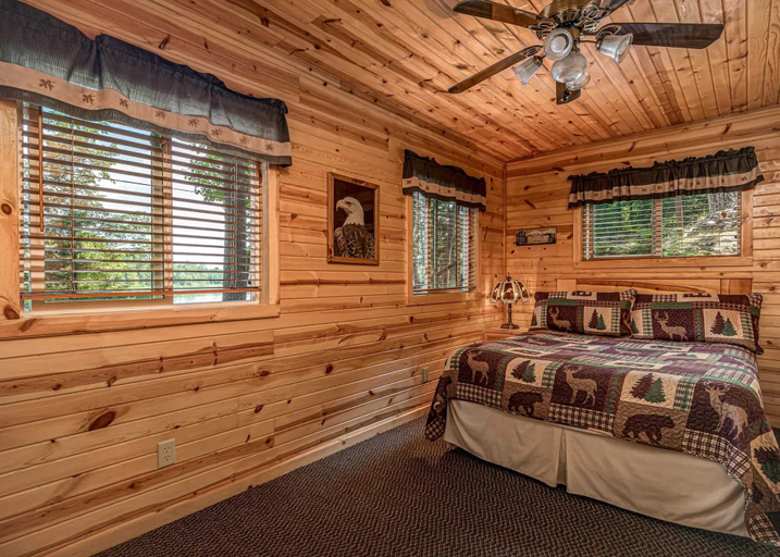 Room 4, Pinewood - Bouchard Shores Resort, Oneida