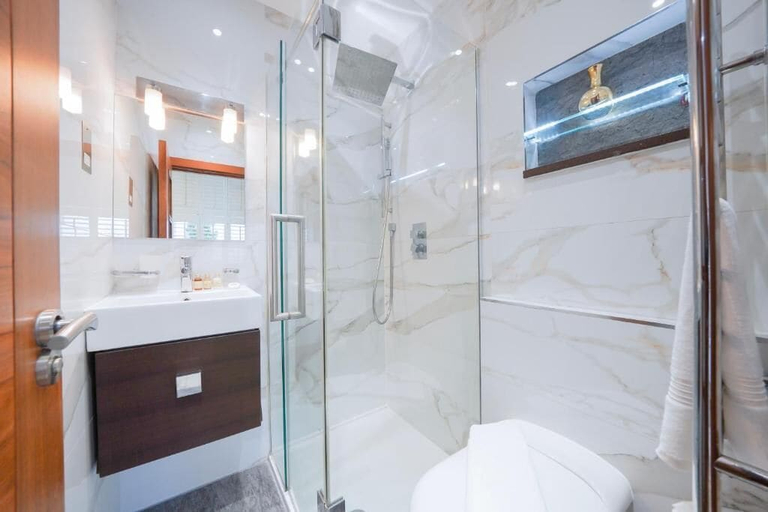 Bathroom 2, Gloucester Place, London