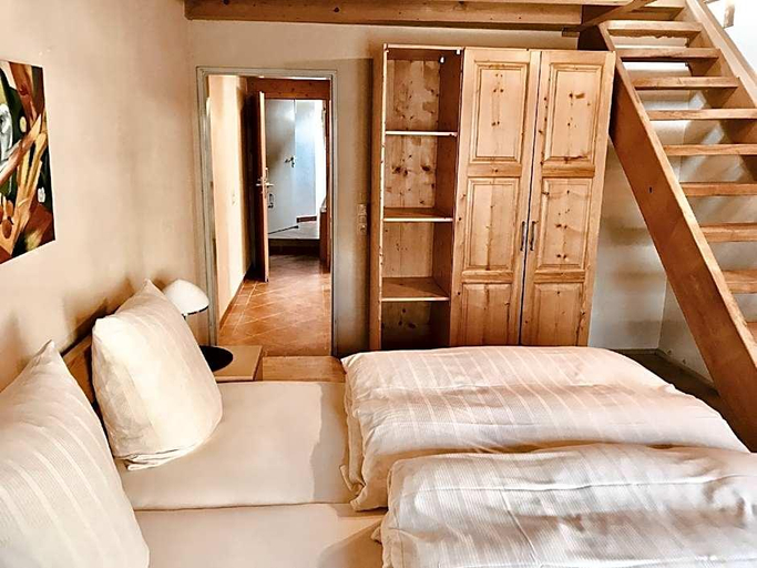 Room 4, Weinhaus Dehren, Cochem-Zell