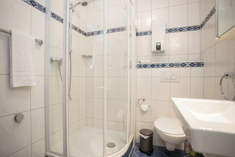 Bathroom 5, Wohnung mit Balkon in Winterberg, Hochsauerlandkreis