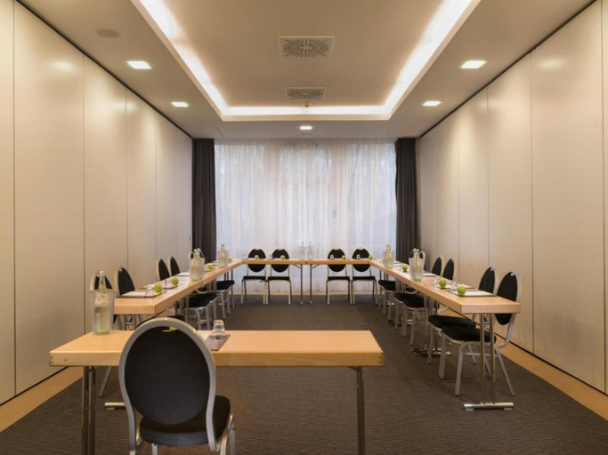 Meeting facility 3, Sunday Hotel Bielefeld Standard Twin Room, Bielefeld