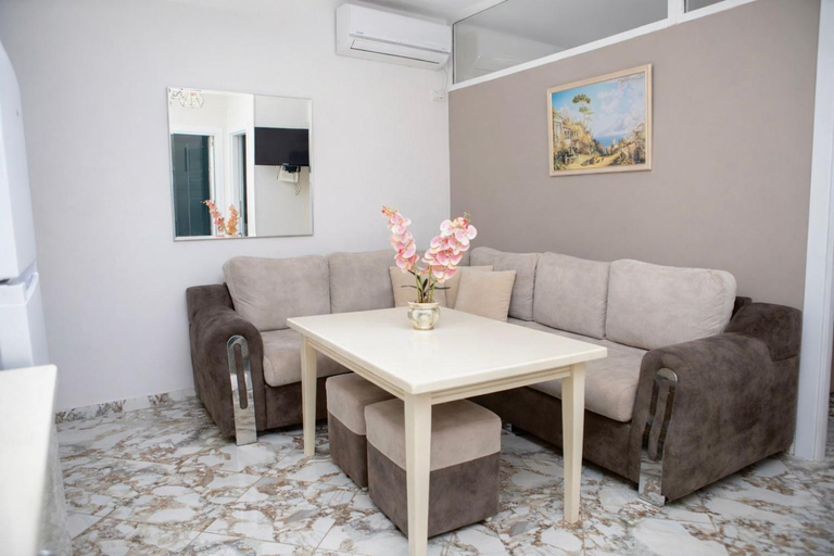 Others 3, Leonard's Shengjin Apartments, Lezhës