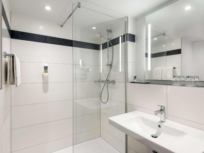 Bathroom 4, Mercure Hotel Bielefeld Johannisberg, Bielefeld