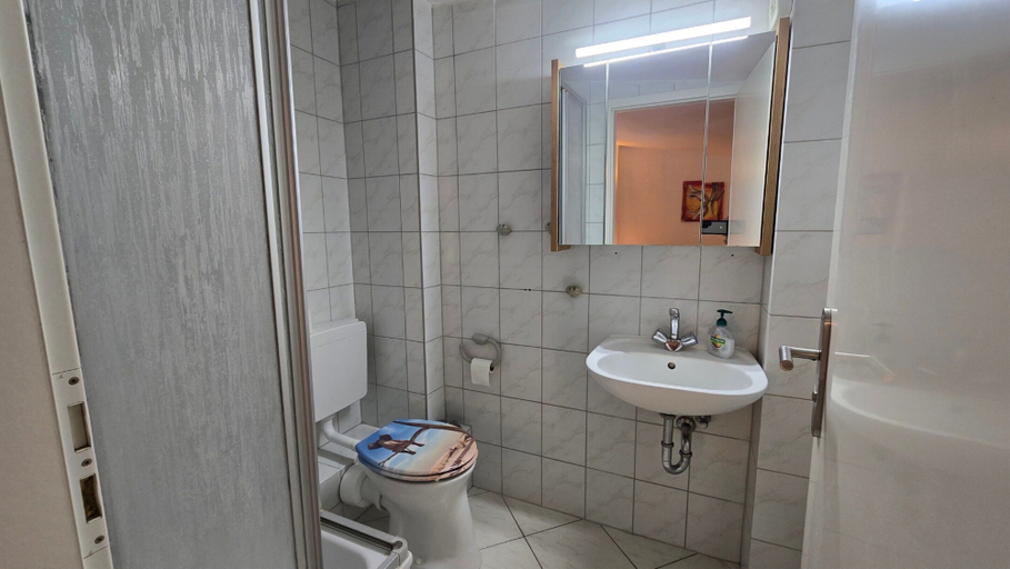 Bathroom 2, Mobile Home im Ferienpark mit Seezugang, Ludwigslust-Parchim