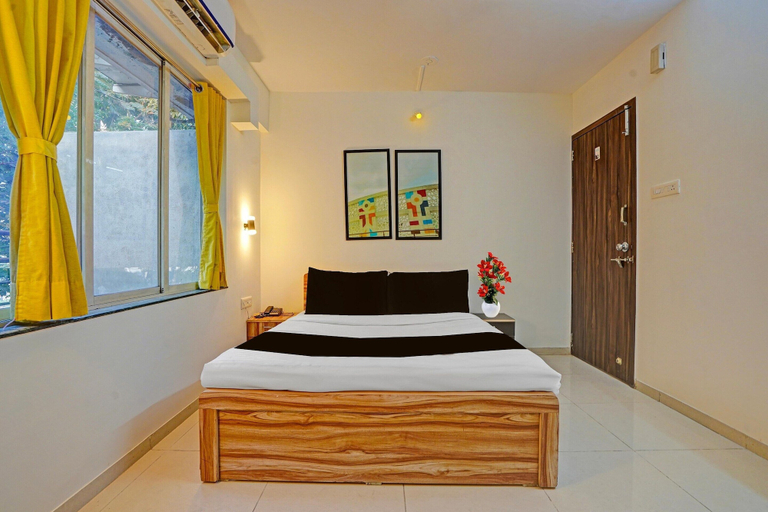 Room 2, Classic With Balcony I- Siri Lodge, Pune