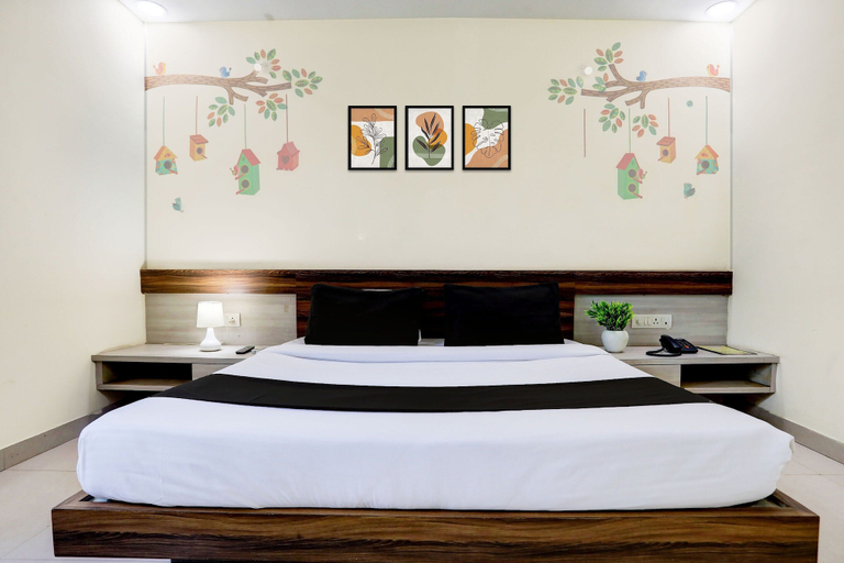 Room 3, Deluxesaanvi Paradise, Bhopal