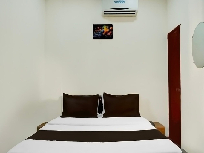 Room 4, Collection O Talwade, Pune