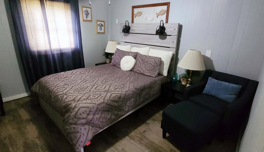 Room 5, Seaside Serenity At Broadkill Beach 4 Bedroom Home by Redawning, Sussex
