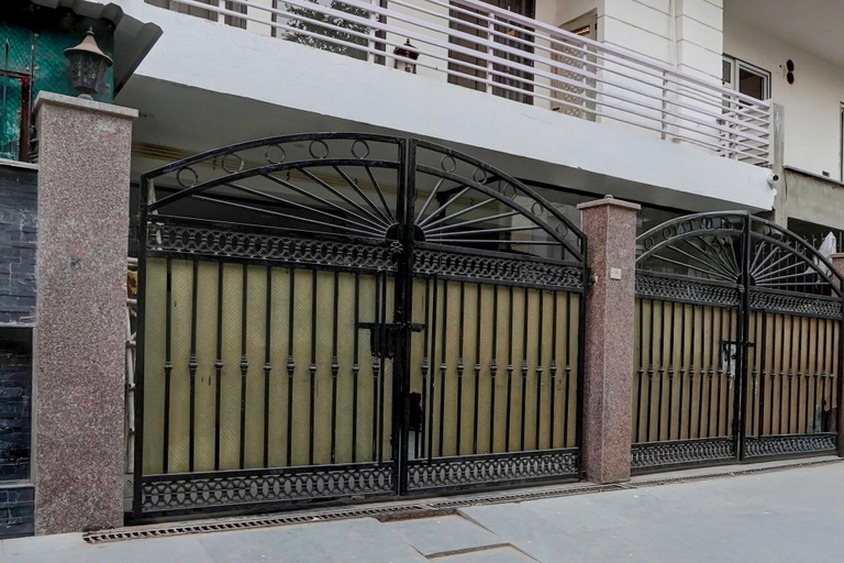Reception 3, Classic With Balcony Huda Market Sector 46, Gurgaon