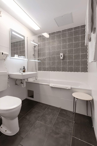 Bathroom 4, Hotel Mozart, Wien