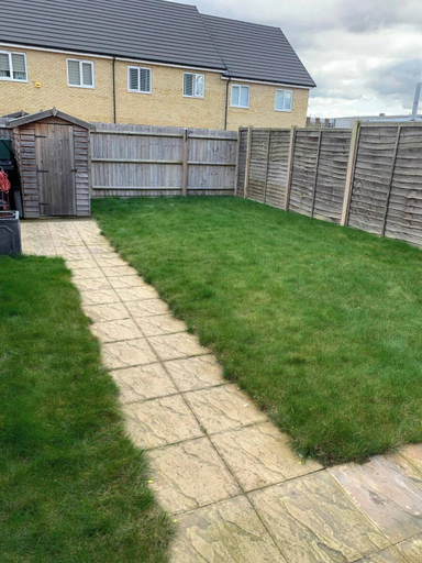 Property grounds, House- Sleeps 6 & Free Parking, Thurrock