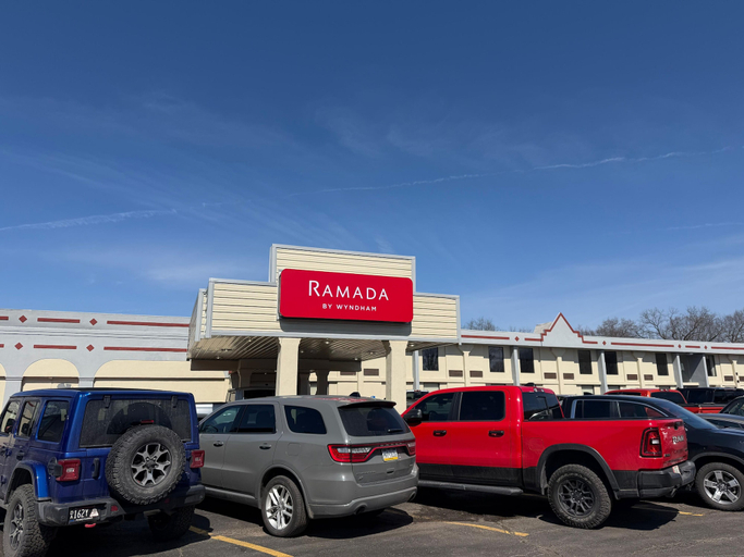 Exterior & Views 2, Ramada by Wyndham New Kensington, Westmoreland