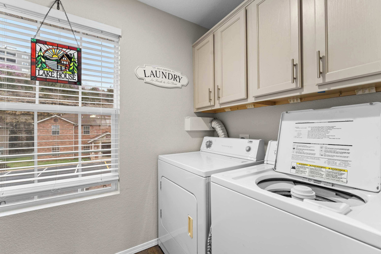 Laundry, Sunset Cove at Table Rock Lake, Taney