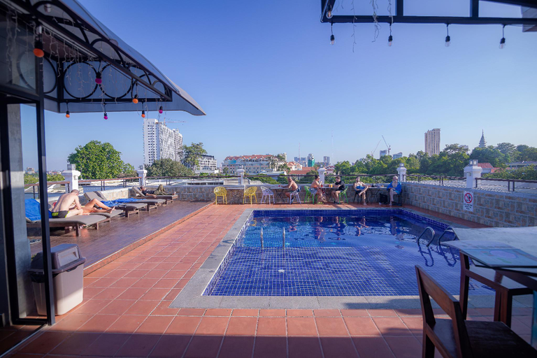 Sport & Beauty 2, Pooltop Guesthouse, Phnom Penh