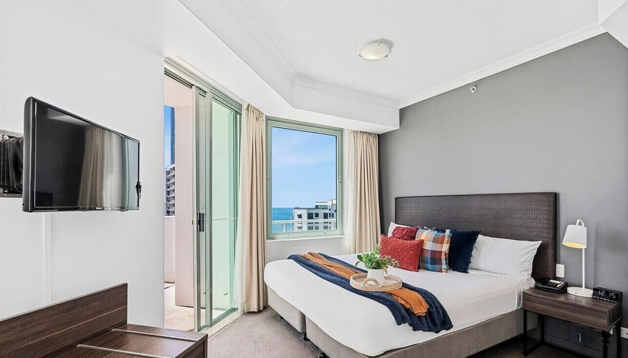 Room 5, Legends Hotel - Private Apartments Hosted by Coastal Letting Co, Gold Coast