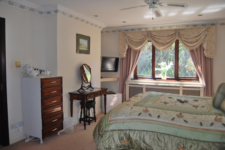 Bedroom 2, Cotswold House, Oxfordshire