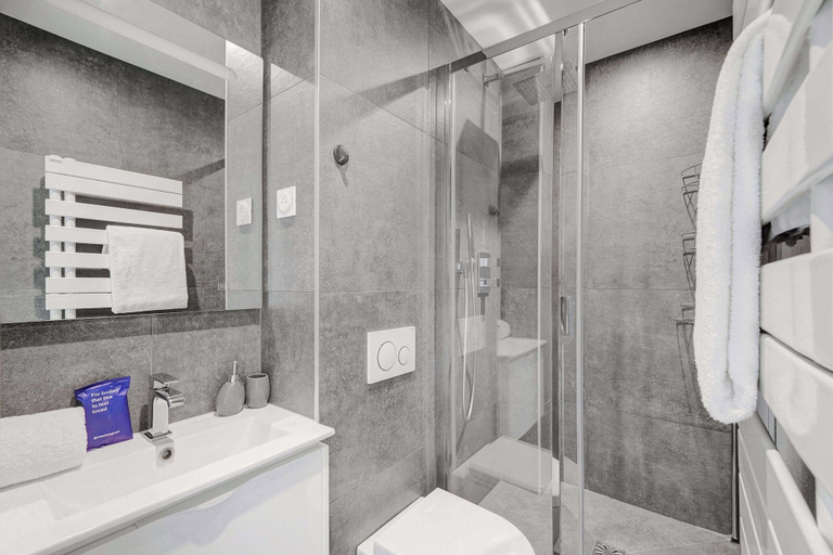 Bathroom 4, Spacious Apartment- 3br/6p - Charenton, Val-de-Marne