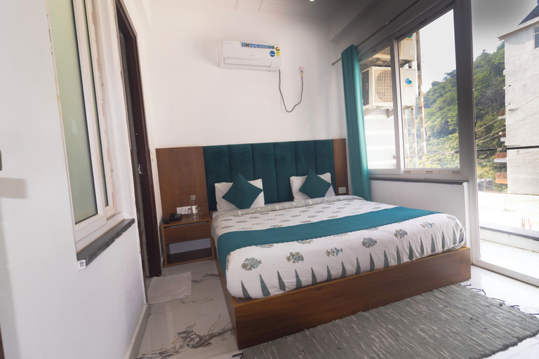Room 3, Hotel Parth Inn, Garhwal