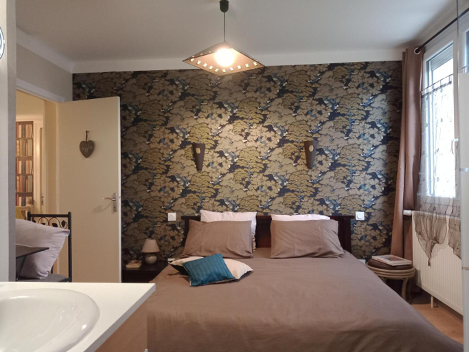 Bedroom 5, La Maison, Côte-d'Or