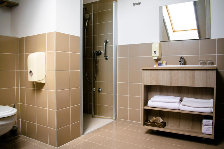 Bathroom 4, Levendula Hotel Algyő, Szeged