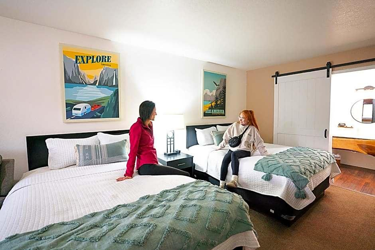 Bedroom 2, Hagerman Valley Inn, Gooding