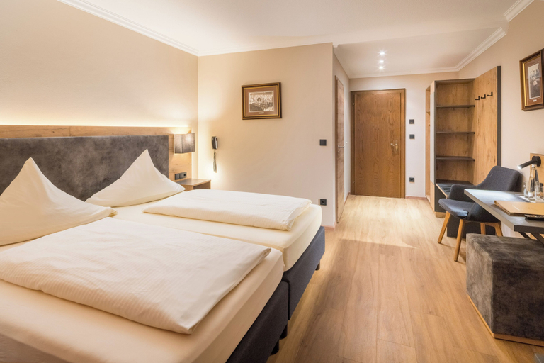 Bedroom 2, Hotel Gasthof Huber, Ebersberg