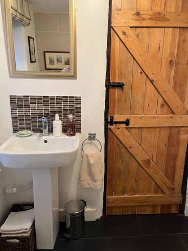 Bathroom 3, Picket Post House Accommodation, Lancashire