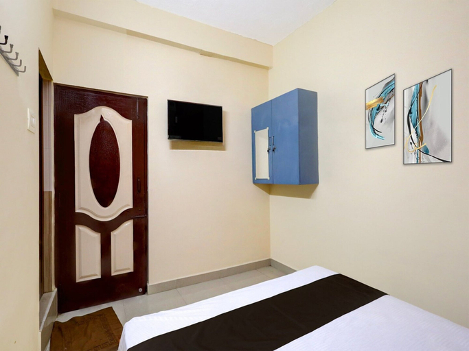 Room 5, Deluxeram Ganesh Residency, Kancheepuram