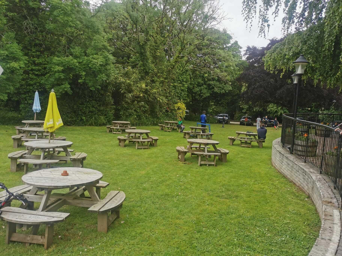 Outdoor dining 2, Hayle holiday cottage, Cornwall