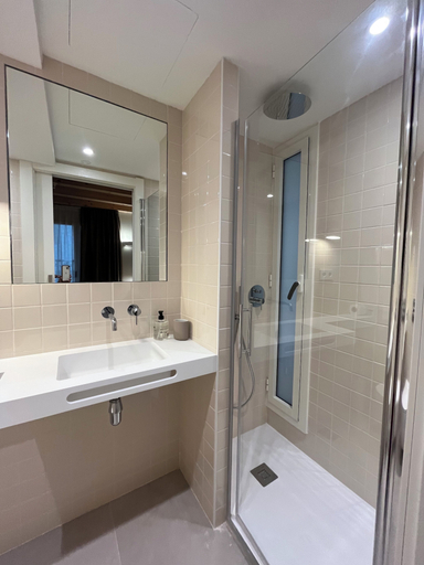 Bathroom 2, HOTEL LUNA NUEVA, Tarragona