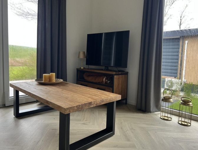 Living room 4, Scenic Countryside Retreat for 4, Tholen
