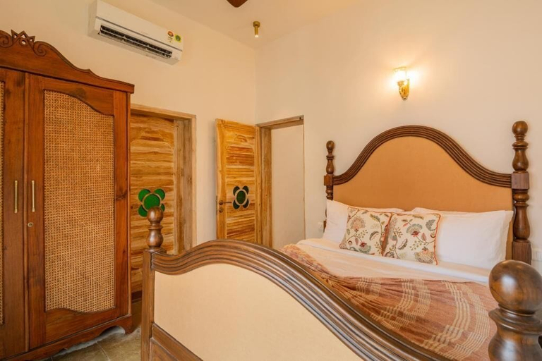Room 3, ELIVAAS Amayah Vayu 6 BHK Villa, North Goa