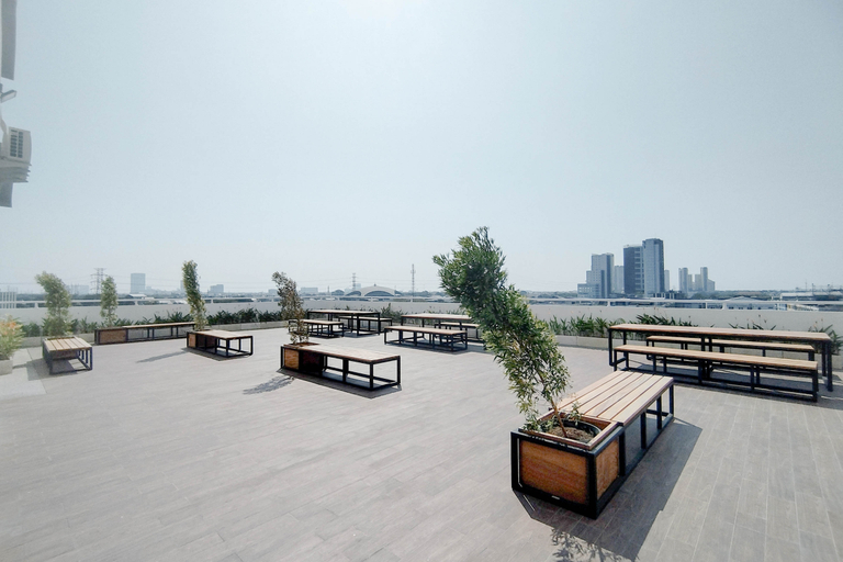 Exterior 5, Comfy Studio at Kyo Society Apartment By Travelio, Surabaya