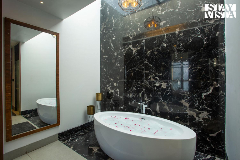 Bathroom 5, StayVista at Del Lago Farms, Nashik