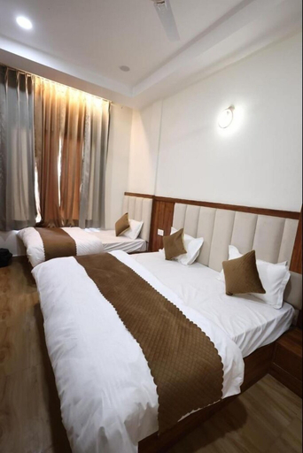 Room 1, Hotel Om Divine, Mathura