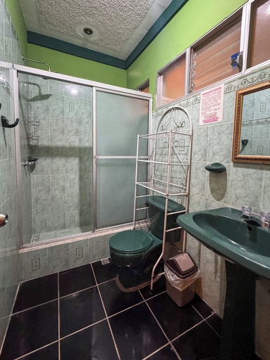 Bathroom 3, Hotel Reforma, San Cristóbal Totonicapán