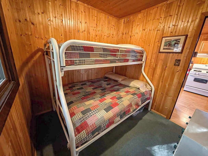 Room 2, Bayside - Bouchard Shores Resort, Oneida