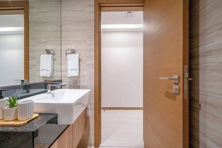Bathroom 4, Contemporary 2BR Apt Fully Furnished, Dubai