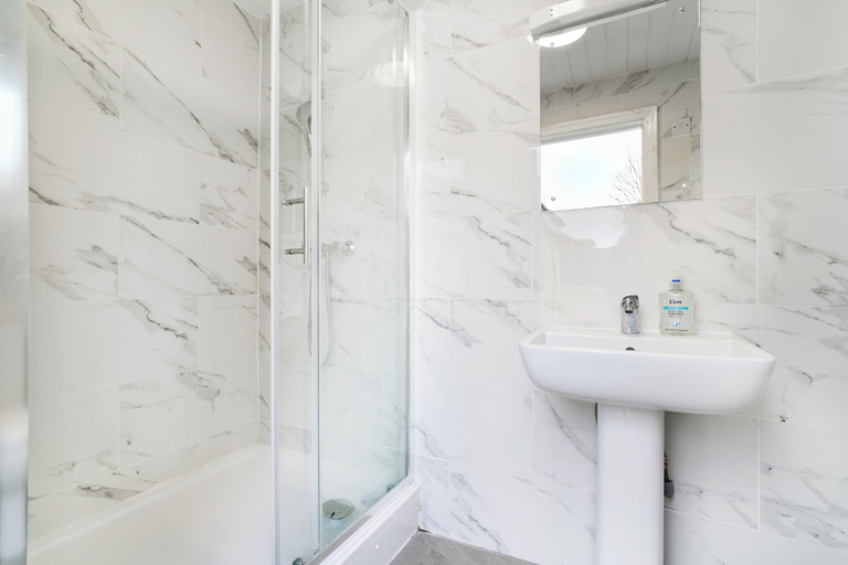 Bathroom 4, Woodlands Lodge Ilford, London