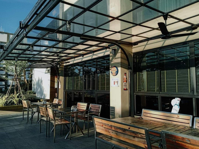 Food & Drinks 5, The Residence Thepkanjana, Krathum Baen