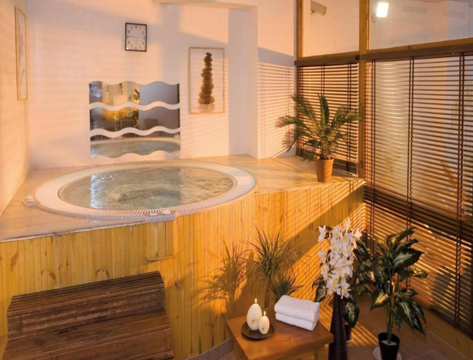 Spa, Alpine Base With Hot Tub & Pool, Savoie