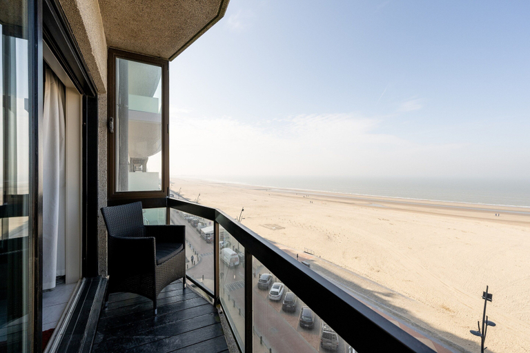 Balcony 4, Apartment in Blankenberge With Sea View, West-Vlaanderen