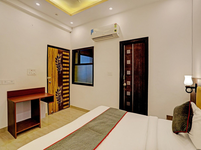 Room 3, Classic With Balcony Admire55, Gautam Buddha Nagar