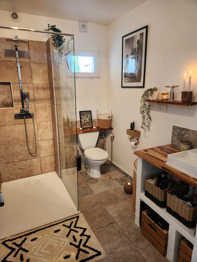 Bathroom 2, Le Mazet des Beaujots, Vaucluse
